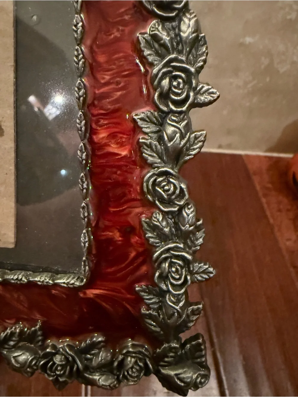 VTG decorative pewter flower with brown insert Photo Frame 5x7.